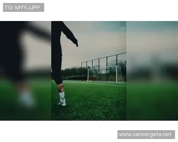 模仿足球明星精彩瞬间视频挑战展现你的球技与创意