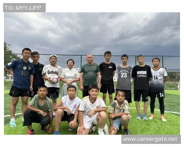 班花意外邂逅足球明星爱情故事揭示青春梦想与追逐的交织