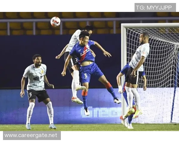 赛后分析：上海足球队与杭州足球队的技术对决及战术解析