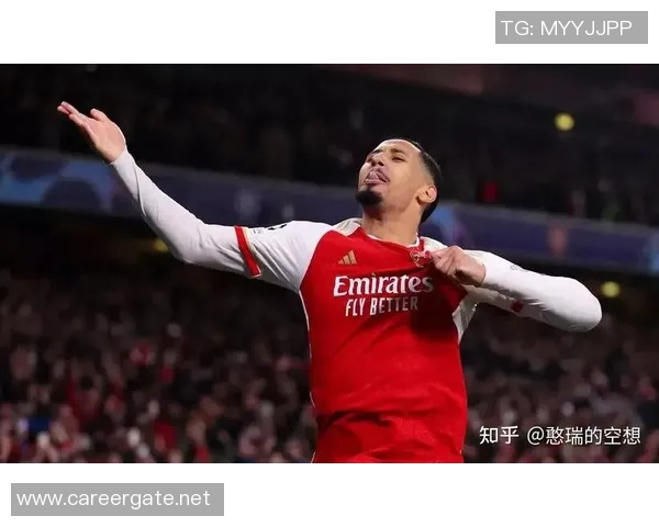 足球明星中是否存在杰出的后卫球员分析与探讨 足球明星中是否存在杰出的后卫球员分析与探讨