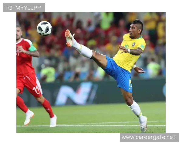 足球明星意外受伤瞬间曝光引发球迷热议与关注