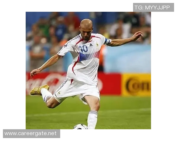 身高175的足球明星如何在赛场上展现卓越才华与个人魅力 身高175的足球明星如何在赛场上展现卓越才华与个人魅力